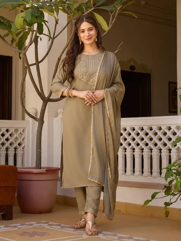 Beige_Straight_Fit_Kurta_Set_For_Women