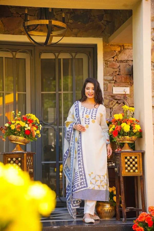 Cream_Printed_Straight_Kurta_Set_For_Women