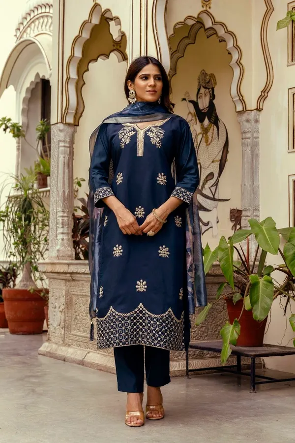 Navy_Blue_Embroidered_Kurta_Set_For_Women