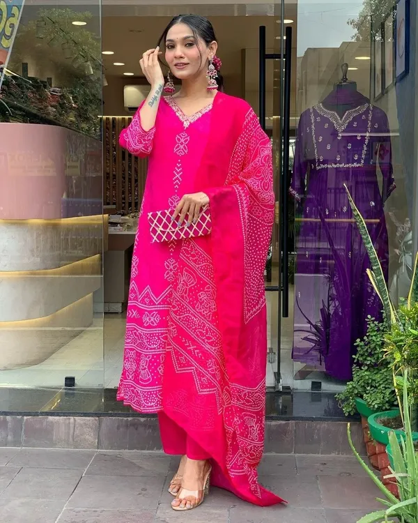 Pink_Printed_Kurta_Set_With_Dupatta_For_Women