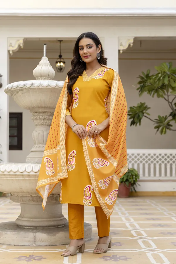 Mustard_Printed_Straight_Kurta_Set_For_Women
