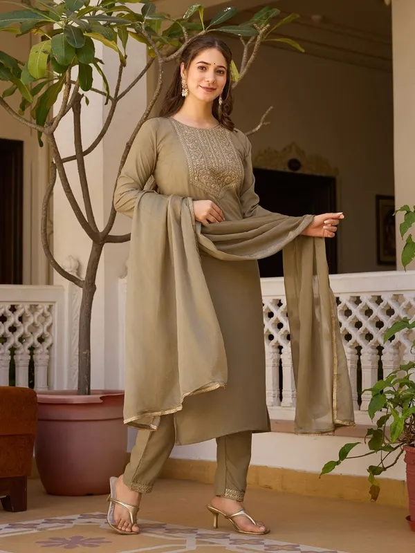 Beige_Straight_Fit_Kurta_Set_For_Women