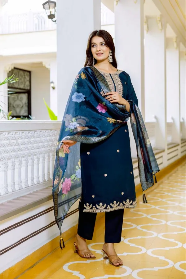 Navy_Embroidered_Straight_Kurta_Set_For_Women