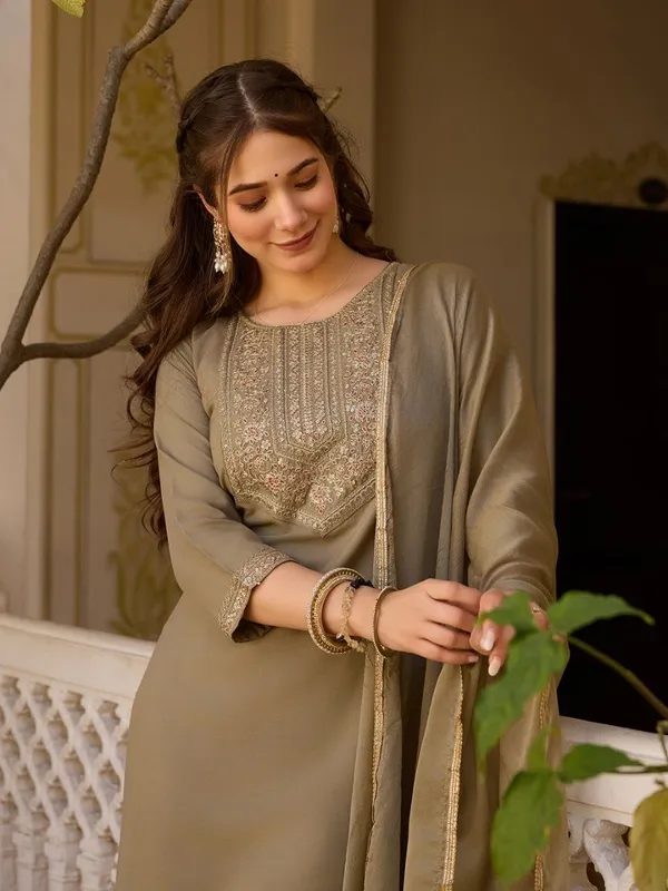 Beige_Straight_Fit_Kurta_Set_For_Women