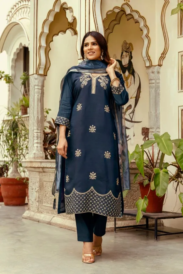 Navy_Blue_Embroidered_Kurta_Set_For_Women