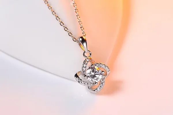 Silver_S925_Zircon_Interlocking_Loop_Pendant_Necklace_For_Women
