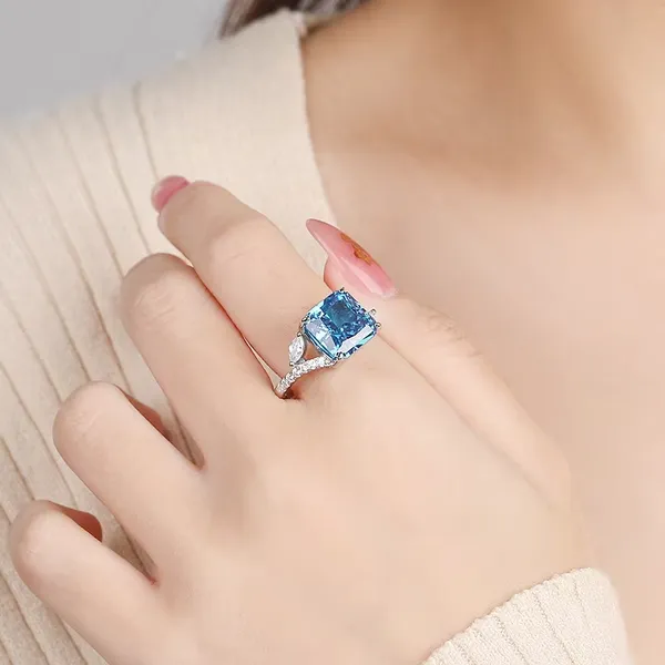 Silver_Tone_Blue_Faceted_Stone_Statement_Ring_For_Women