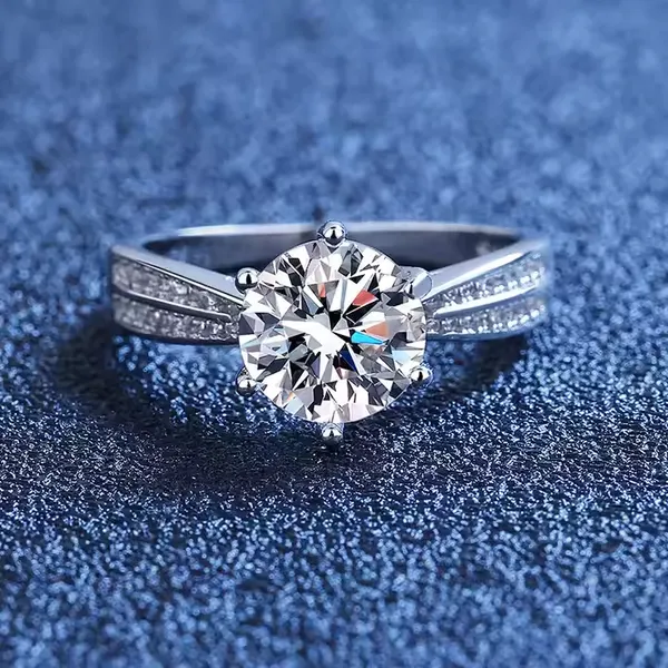 Silver_S925_Moissanite_Solitaire_Ring_For_Women