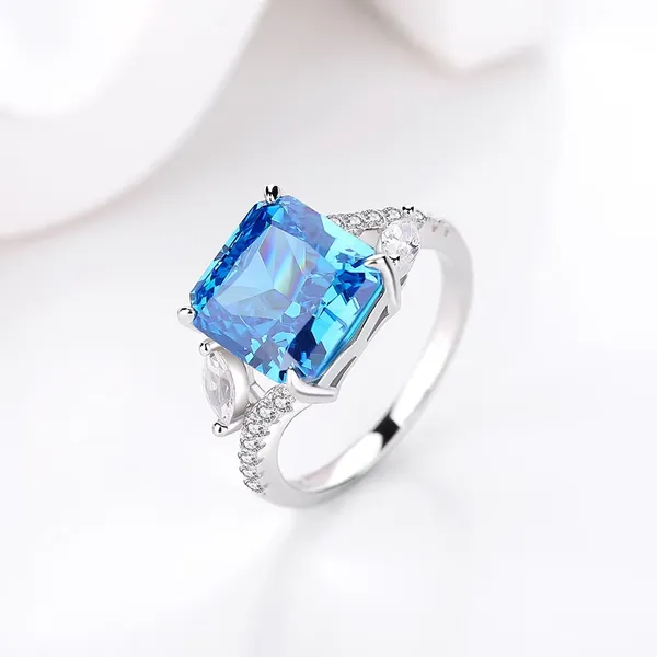 Silver_Tone_Blue_Faceted_Stone_Statement_Ring_For_Women