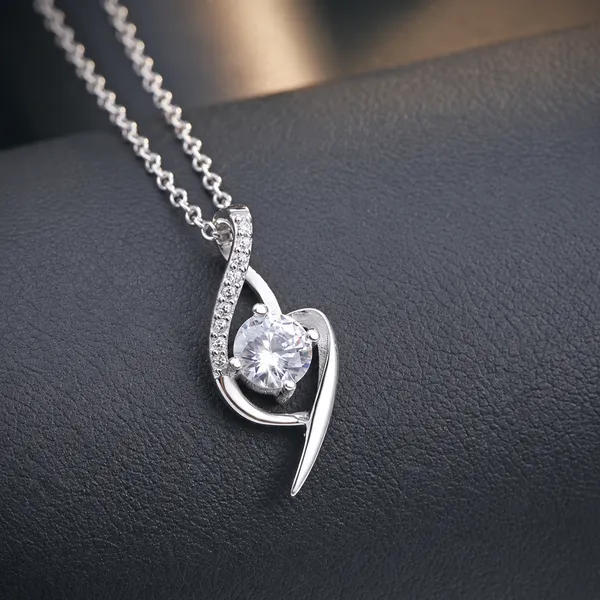 Silver_Tone_Crystal_Heart_Pendant_Necklace_For_Women