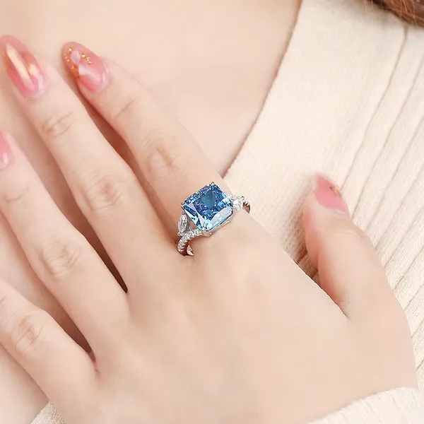 Silver_Tone_Blue_Faceted_Stone_Statement_Ring_For_Women