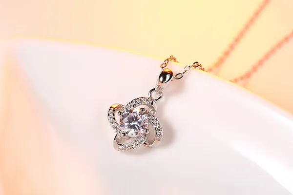Silver_S925_Zircon_Interlocking_Loop_Pendant_Necklace_For_Women