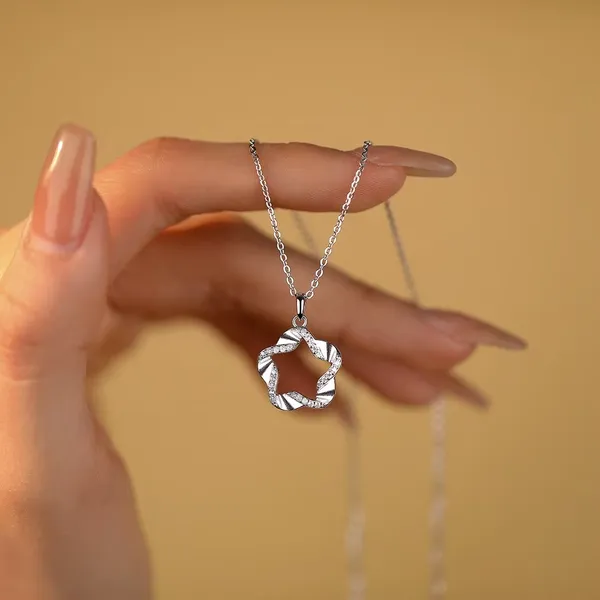 Silver_S925_Twisted_Star_Pendant_Necklace_For_Women