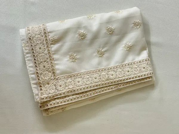 Ivory_silk_Embroidered_Dupatta_for_Groom