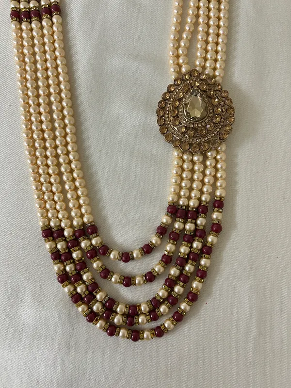 Pearl_Layered_Necklace_With_Maroon_Beads_for_groom
