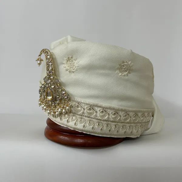Ivory_Embroidered_Wedding_Safa_For_Men