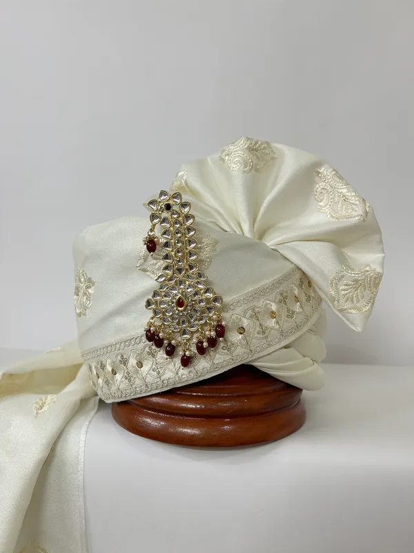 Ivory_Embroidered_Turban_With_Brooch_for_Men