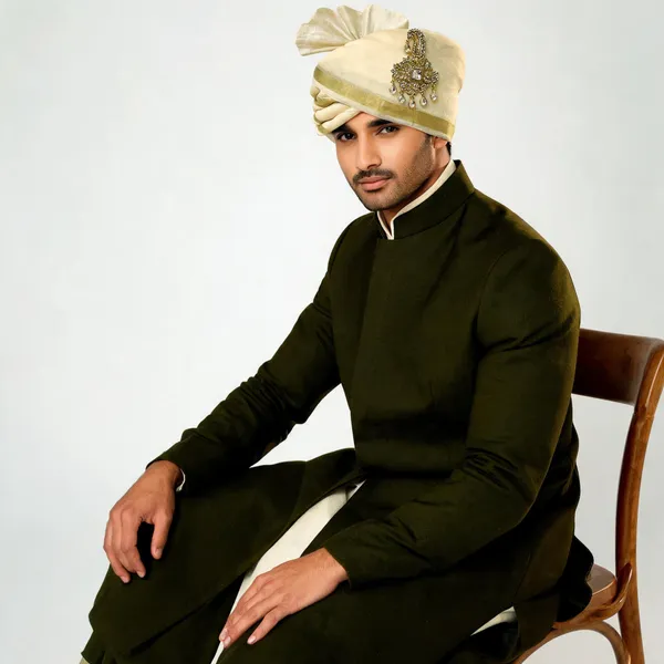 Cream_Chanderi_Silk_Ethnic_Hand_Tied_Safa__For_Men_With_Kalagi