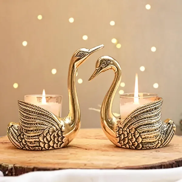 Decorative_Swan_Design_Pair_Candle_Holders_Gold