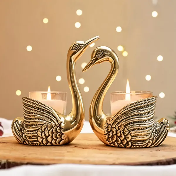 Decorative_Swan_Design_Pair_Candle_Holders_Gold