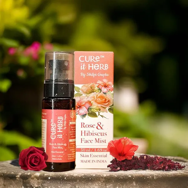 Cureitherb_Rose_&_Hibiscus_Vitamin_C_Refreshing_Face_Mist