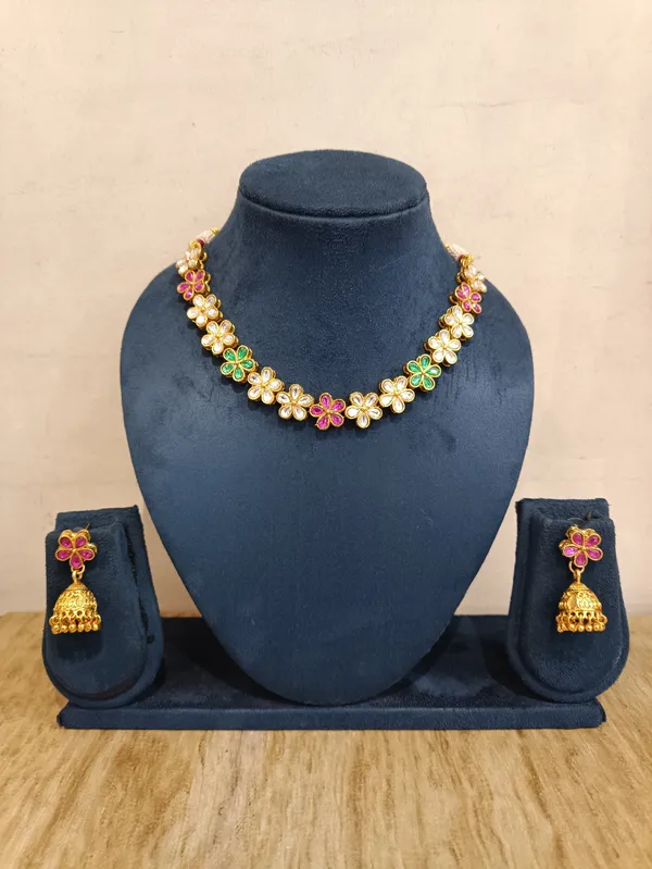 Gold_Brass_Floral_Necklace_And_Earrings_Set_For_Women