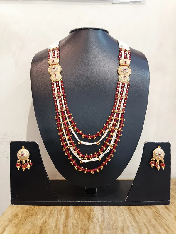 Red_Beaded_Gold_Brass_Traditional_Necklace_And_Earrings_Set_For_Women