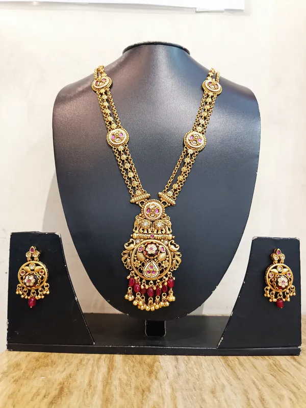 Gold_Brass_Traditional_Ethnic_Necklace_Set_For_Women