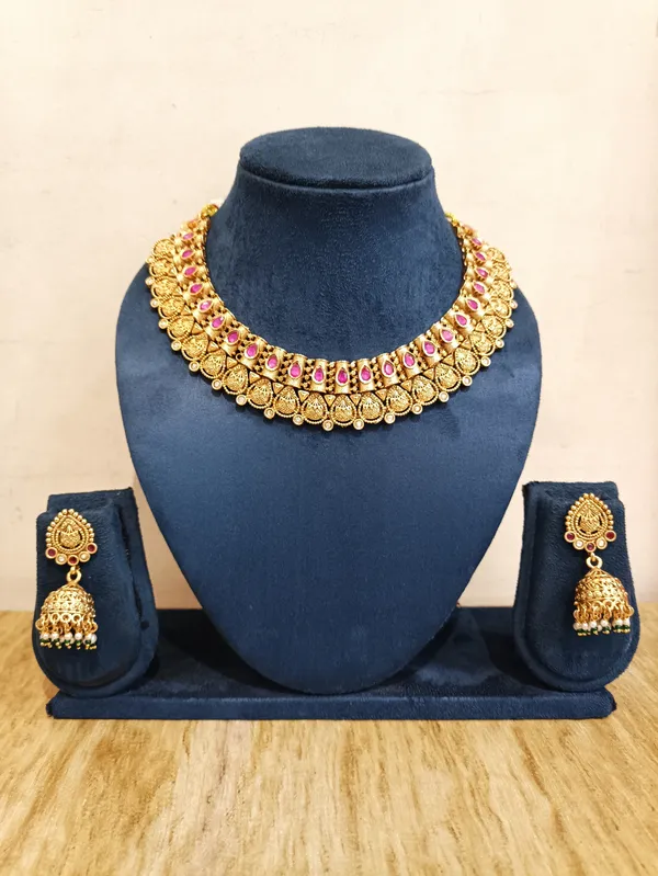 Gold_Brass_Traditional_Motif_Necklace_Set_For_Women