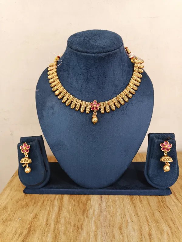Gold_Plated_Brass_Floral_Necklace_Set_For_Women