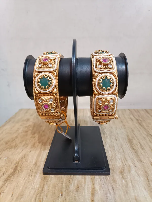 Gold_Brass_Embellished_Bangles_Set_For_Women