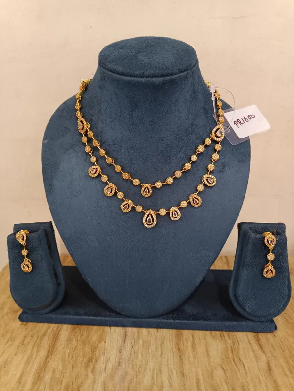 Gold_Brass_Traditional_Festive_Necklace_Set_For_Women