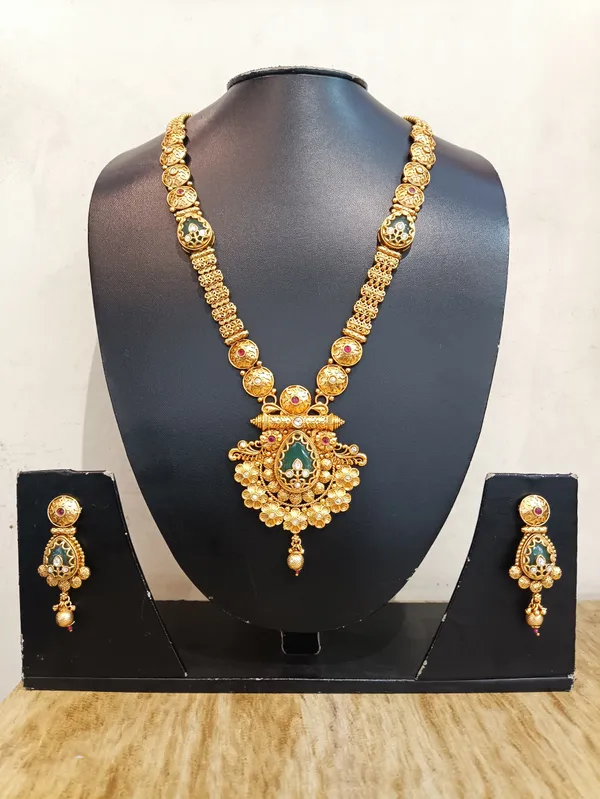 Gold_Brass_Temple_Style_Necklace_And_Earrings_Set_For_Women