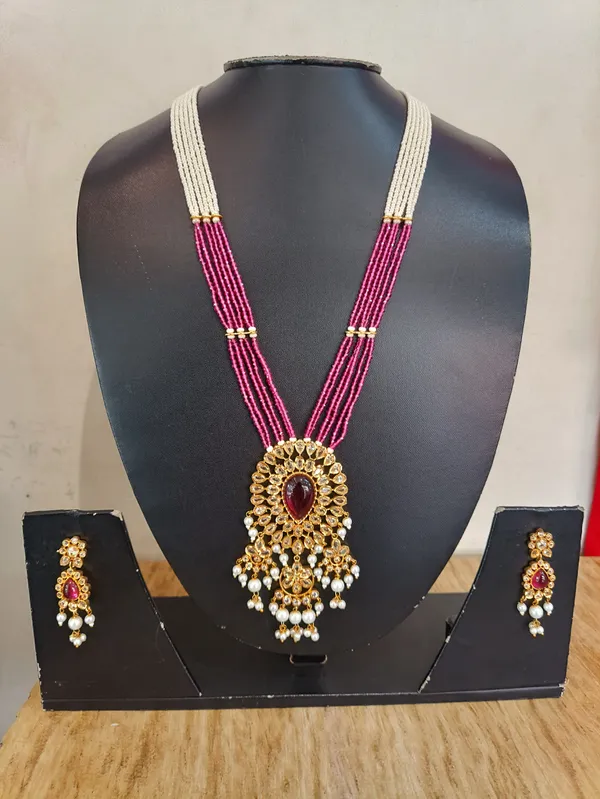 Gold_Brass_Beaded_Pendant_Necklace_Set_For_Women