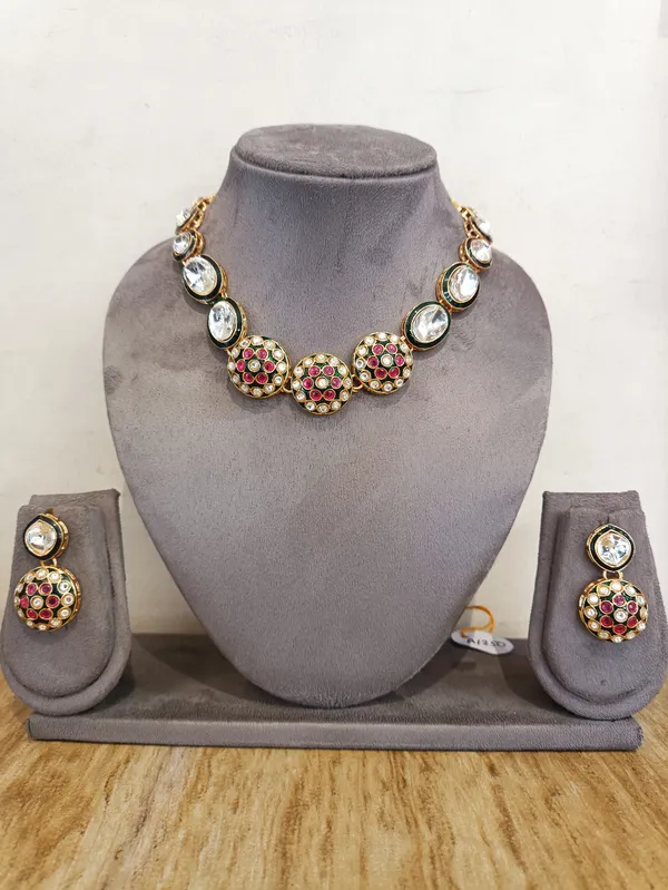 Gold_Brass_Multicolour_Necklace_And_Earrings_Set_For_Women