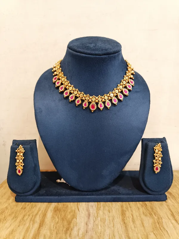 Gold_Brass_Stone_Necklace_And_Earrings_Set_For_Women