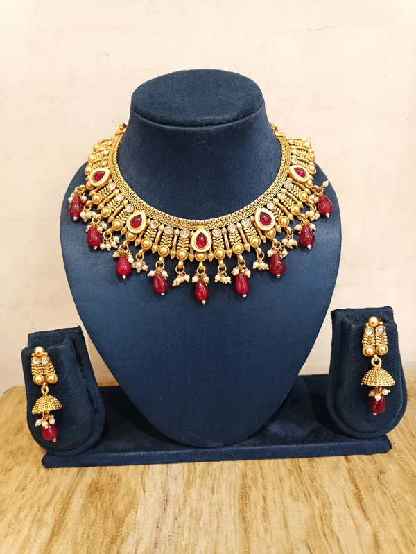 Gold_Brass_Kundan_Traditional_Necklace_Set_For_Women