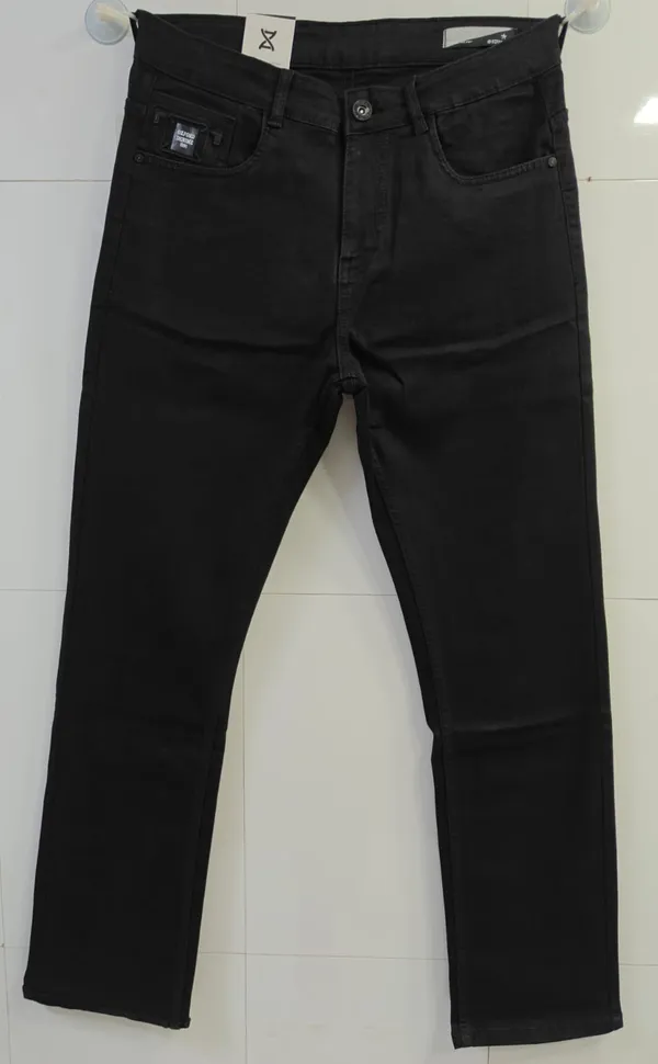 Carbon_Edge_Straight_Fit_Jeans