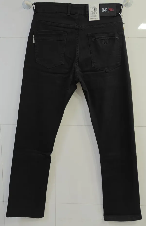Carbon_Edge_Straight_Fit_Jeans