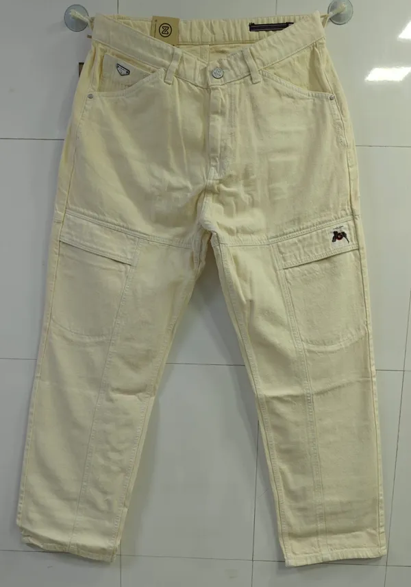 Winter_White_Baggy_Jeans