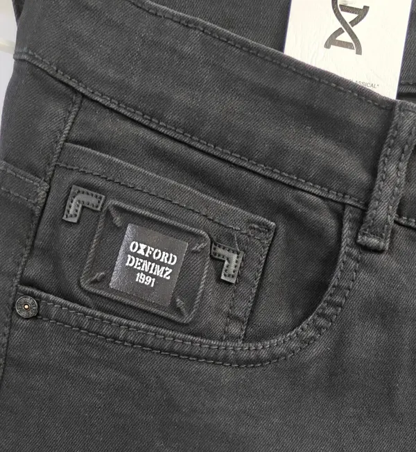 Carbon_Edge_Straight_Fit_Jeans