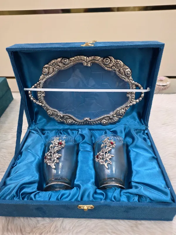 Metal_Floral_Serving_Tray_Set_With_Two_Glasses