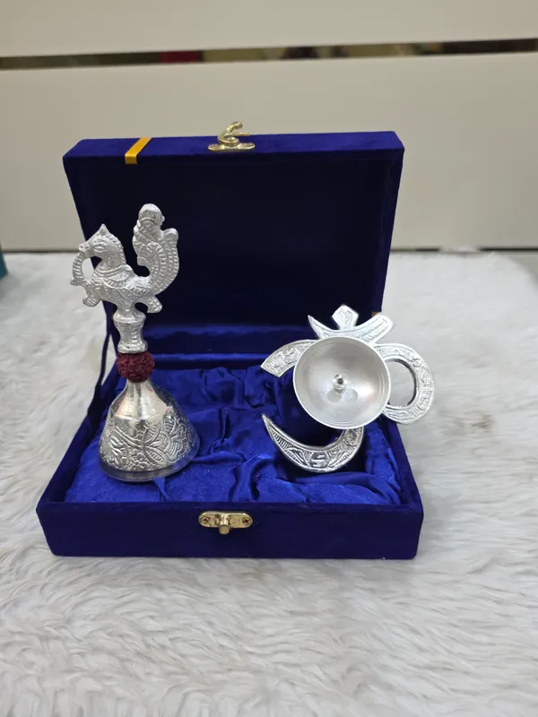 Metal_Traditional_Embossed_Bell_And_Diya_Set