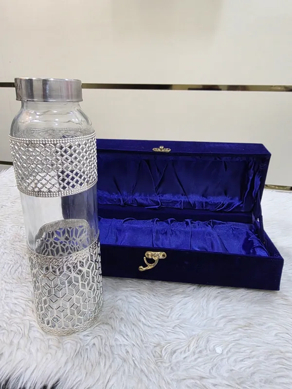 Glass_Ornate_Lattice_Pattern_Water_Bottle