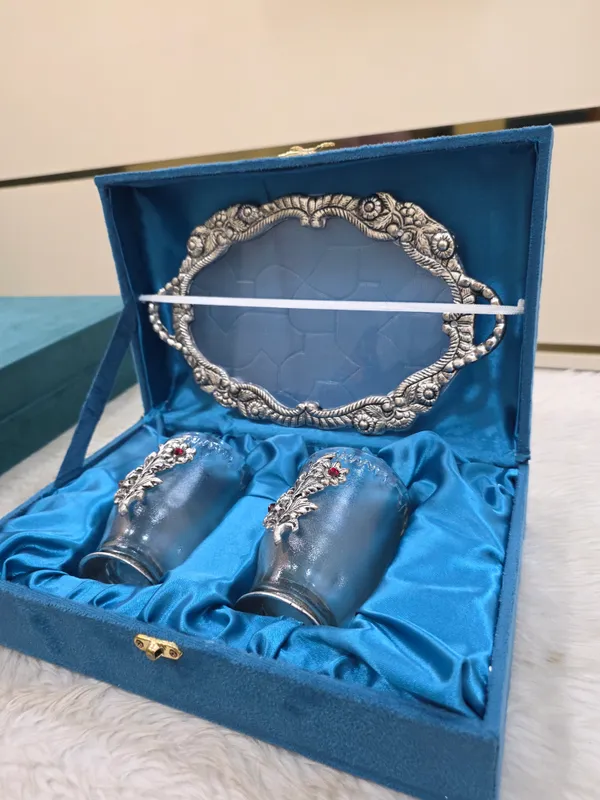 Metal_Floral_Serving_Tray_Set_With_Two_Glasses