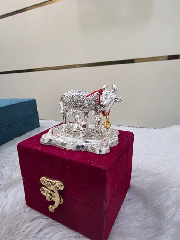 Silver-Tone_Religious_Cow_And_Calf_Idol_With_Velvet_Box