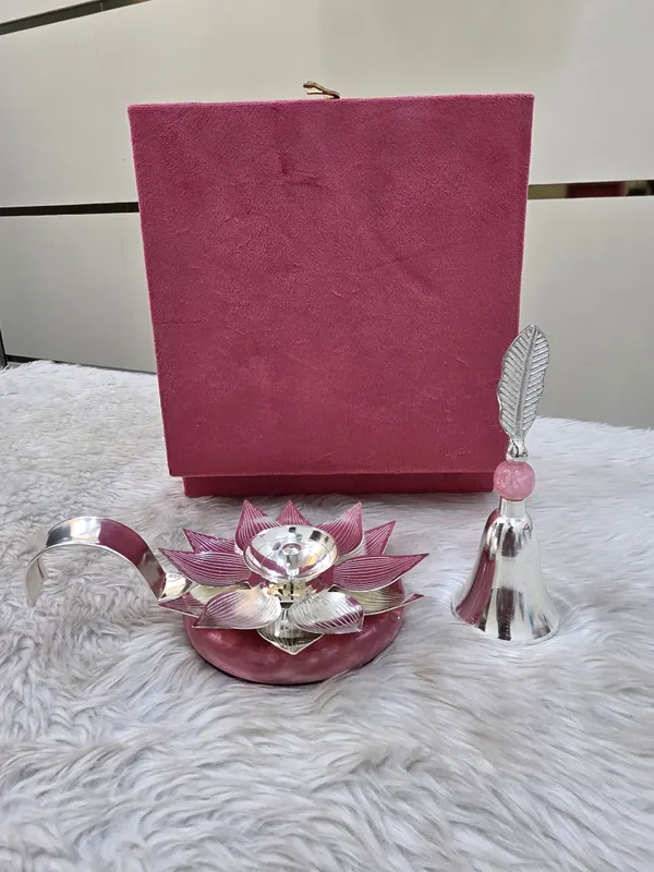 Metal_Lotus_Design_Pooja_Diya_Set