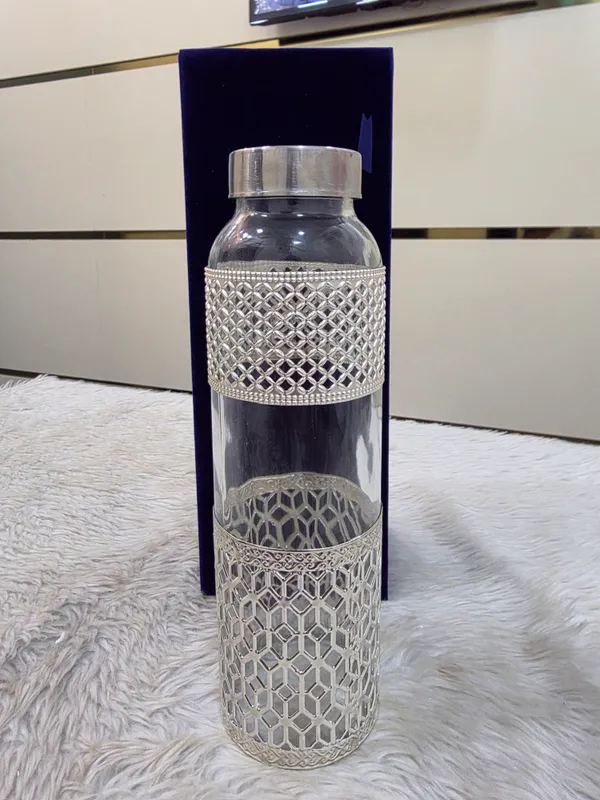 Glass_Ornate_Lattice_Pattern_Water_Bottle
