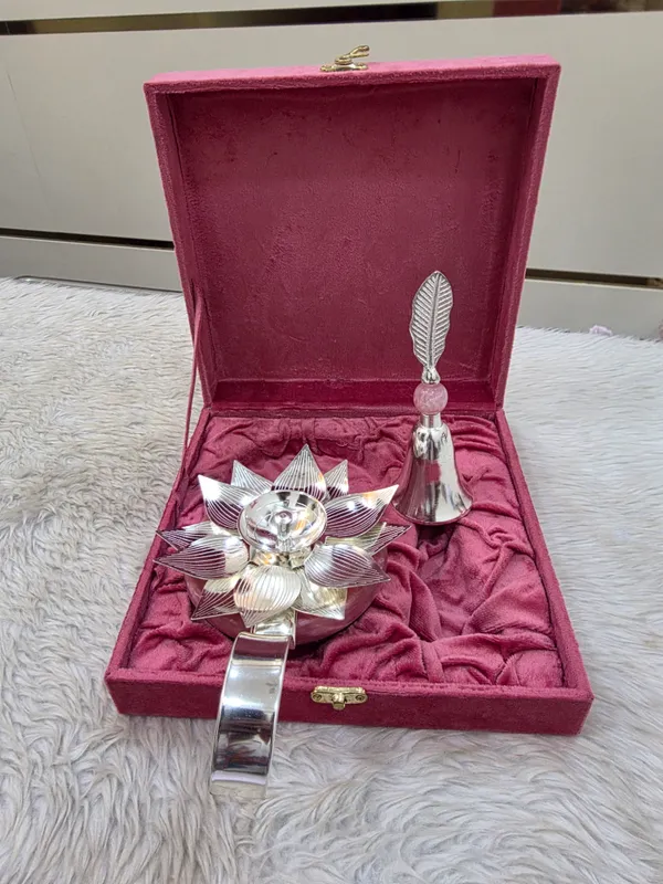 Metal_Lotus_Design_Pooja_Diya_Set