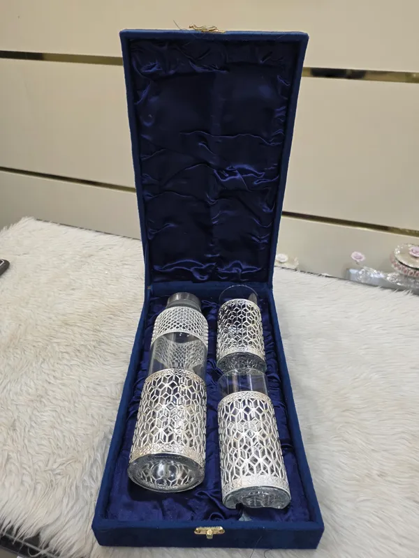 Glass_Decorative_Diamond_Pattern_Bottle_And_Glass_Set